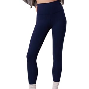 The Lightweight Everything Navy Women’s Legging High Rise Light Support 7/8 S